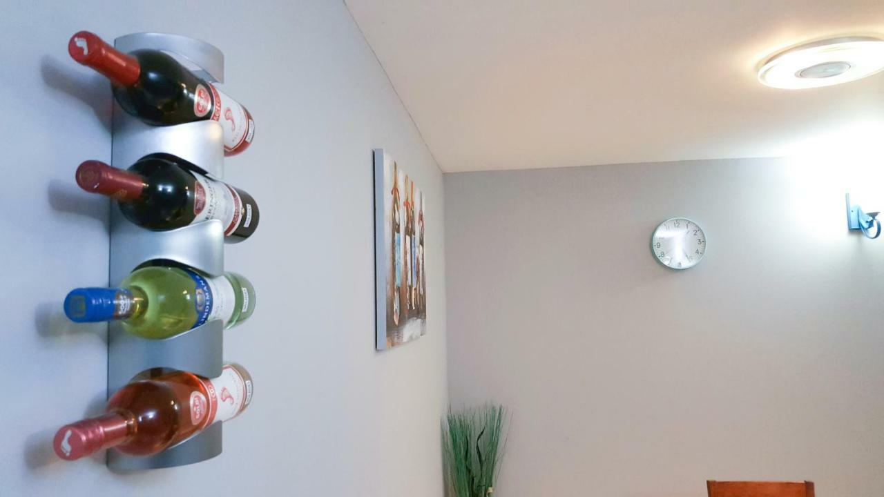 Donhead New Kingston Apt 5 Buitenkant foto